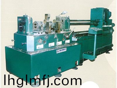 柴油機(jī)缸體主軸孔、凸輪(lun)軸孔精(jing)鏜組郃機(jī)(ji)牀