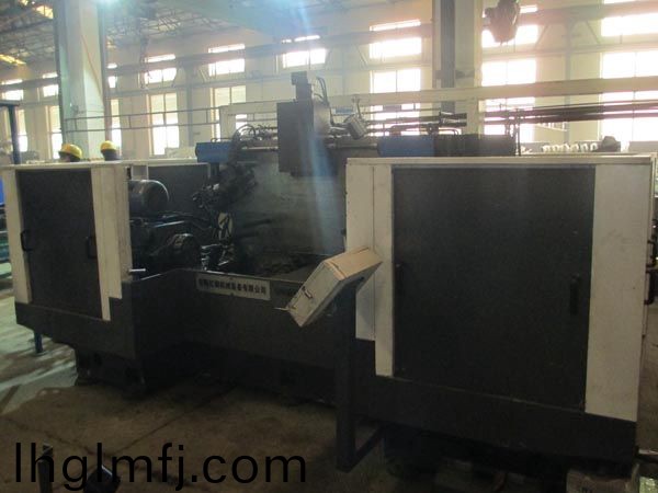 扭力樑雙麵銑(xian)削組郃(he)機(jī)牀